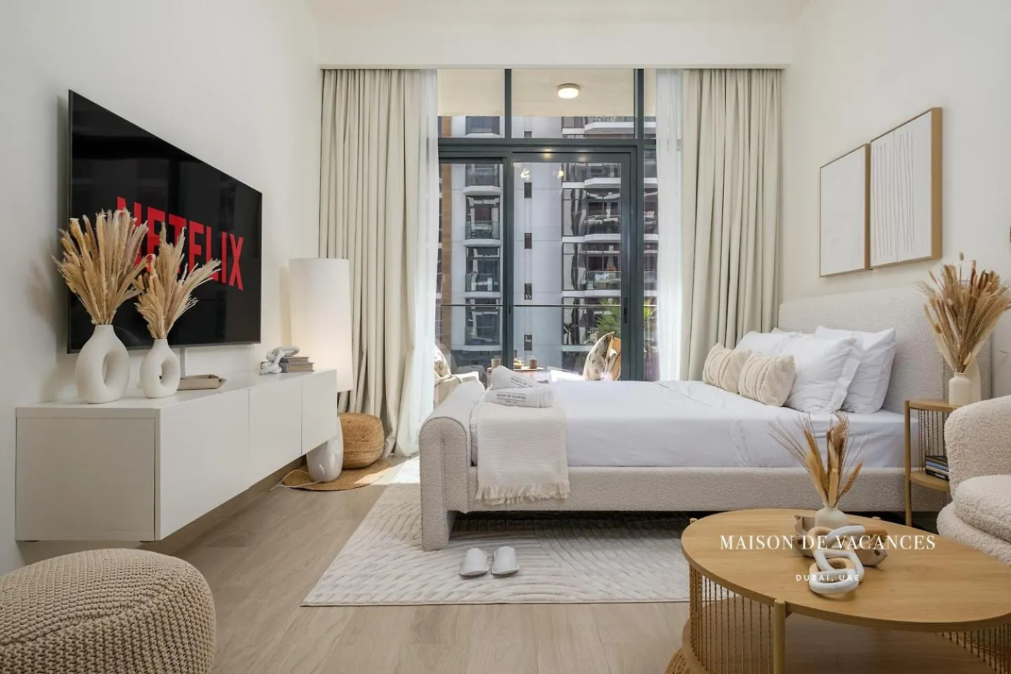 Spacious Boho Studio Pool View Dubai
