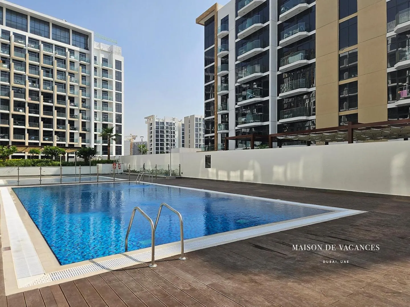 Spacious Boho Studio Pool View Dubai 0*,